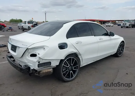 2019 Mercedes-Benz C 300 4Matic z USA, uszkodzony, nr VIN 55SWF8EBXKU306059